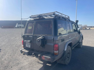 TOYOTA Landcruiser 76