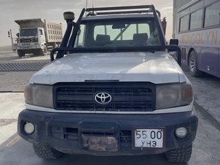 TOYOTA Landcruiser 79